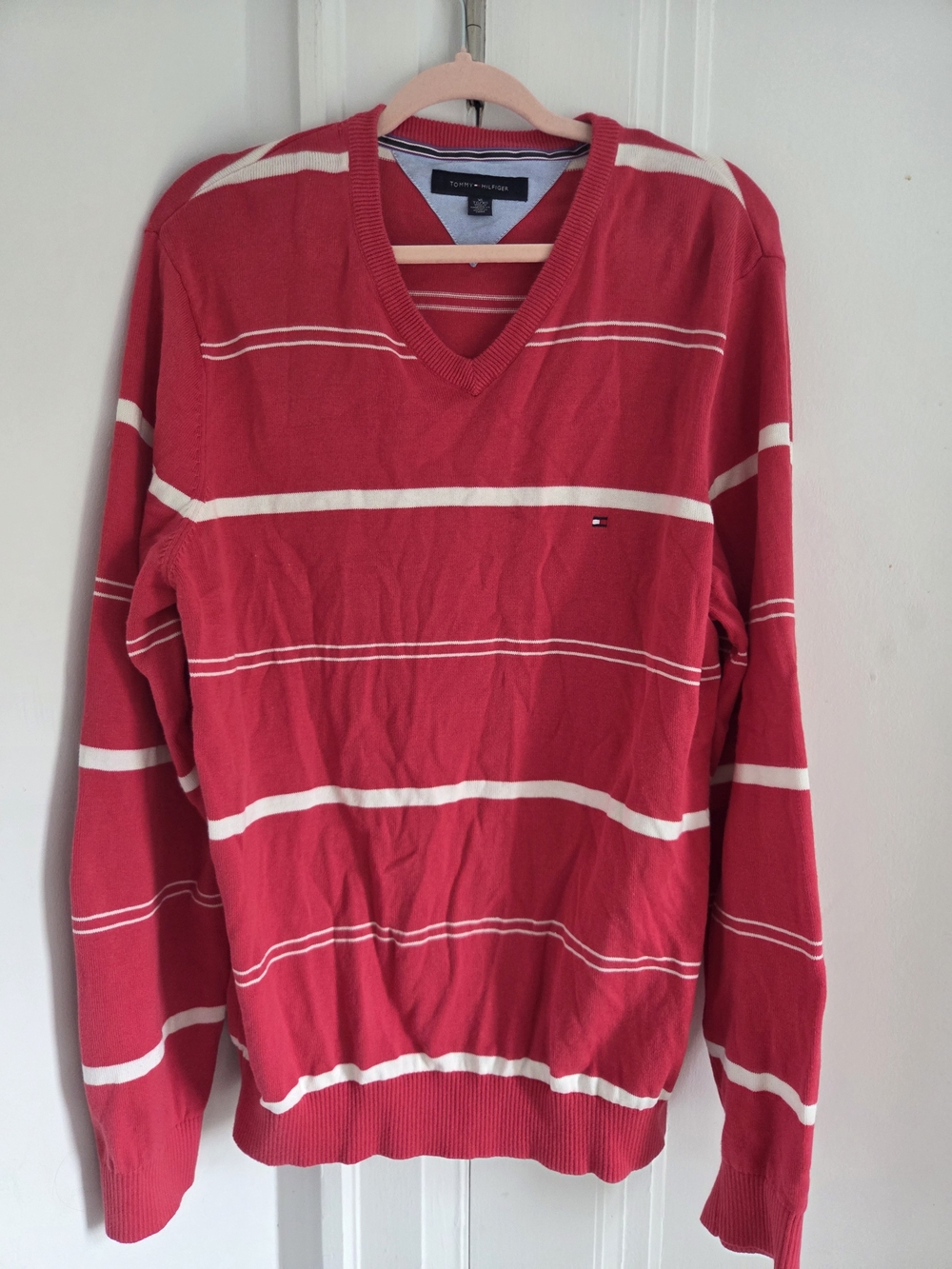 Tommy Hilfiger Red and White V-Neck Striped Sweater Seize XL